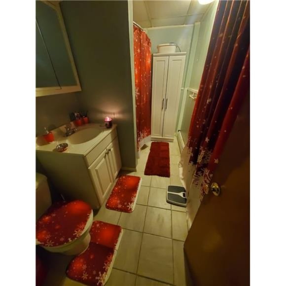 4 Pcs Shower Curtain Christmas Snowflake Red Winter |  Bath Mat Bathroom Decor - Picture 3 of 8